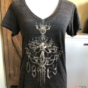 Obey V-neck T-shirt M